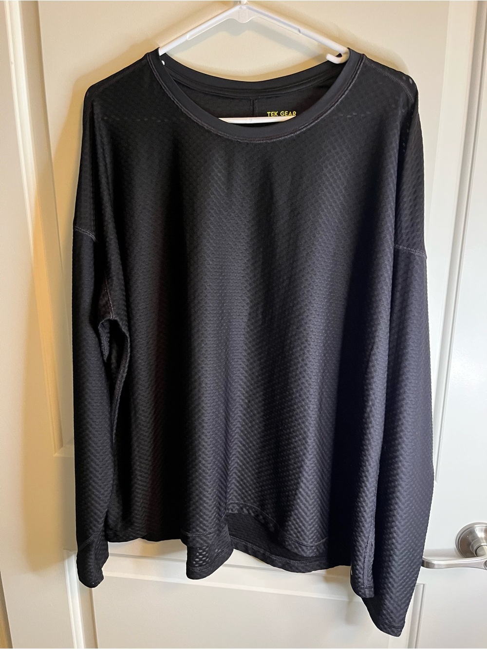tek gear Women's Black Long Sleeve Performance Tee